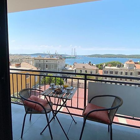 Vista Center Apartment Pula Eksteriør billede