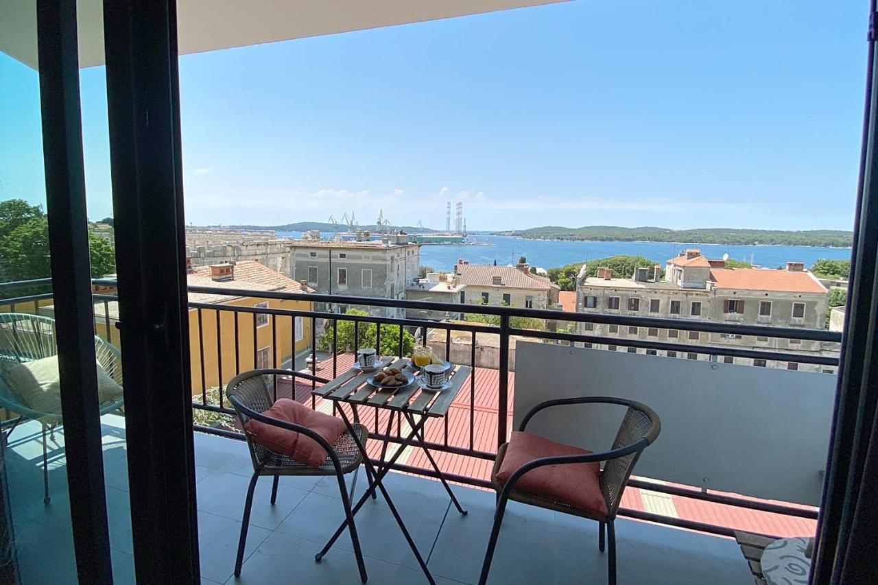 Vista Center Apartment Pula Eksteriør billede
